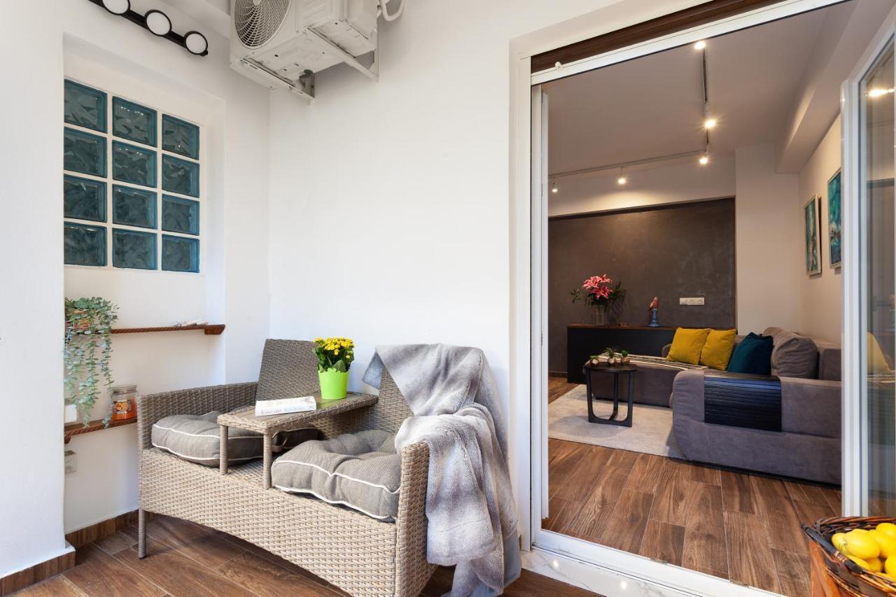 Seaside Apartment By Flisvos Marina Athens Exterior photo