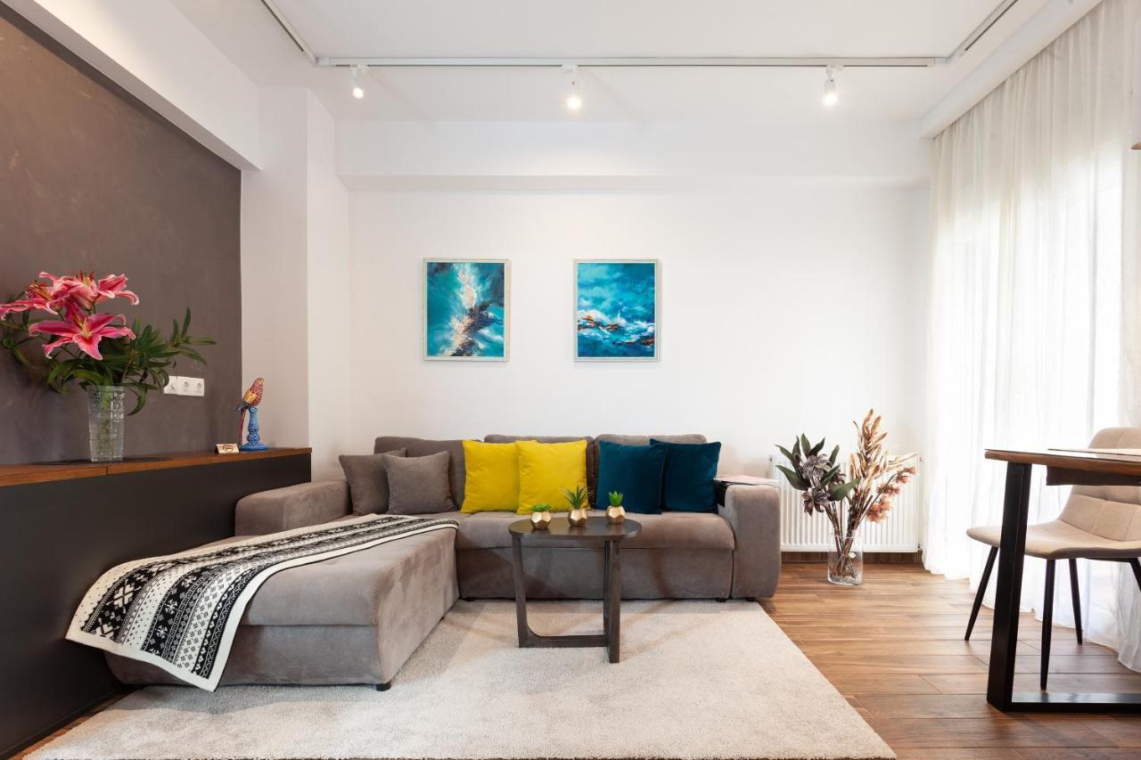 Seaside Apartment By Flisvos Marina Athens Exterior photo